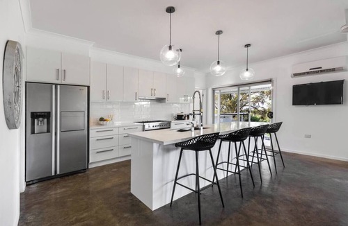 Central Mudgee House | The Albens Countryside Chic amongst the Hills