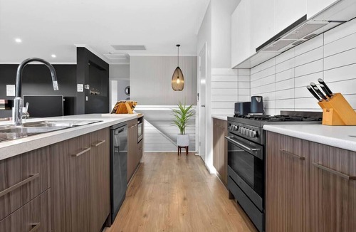 Second Valley House | The Ark Beachside Sanctuary with Valley Views