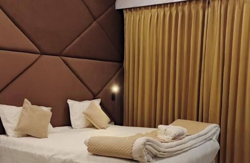 Faizabad Hotel | The Aura Hotel