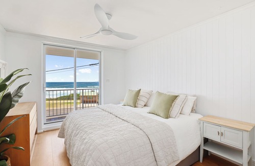 Curl Curl House | The Beach Front House@Curl Curl