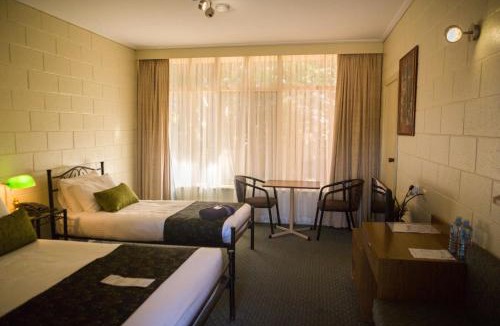 Whyalla Hotel | The Beach Hotel Whyalla