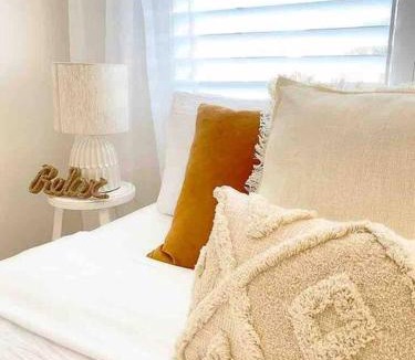Towradgi Apartment | The Beach Pad - Renovated 1BR Steps from Towradgi