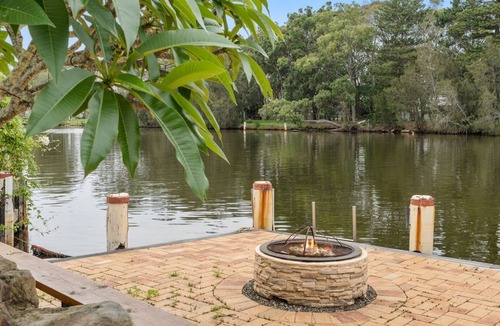 Chittaway Point House | The Boathouse – Pool & Private Slip