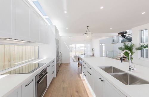 Catherine Hill Bay House | THE CHALET, designer beach house with pool in the beautiful Catherine Hill Bay.