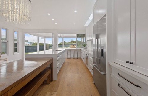 Catherine Hill Bay House | THE CHALET, designer beach house with pool in the beautiful Catherine Hill Bay.