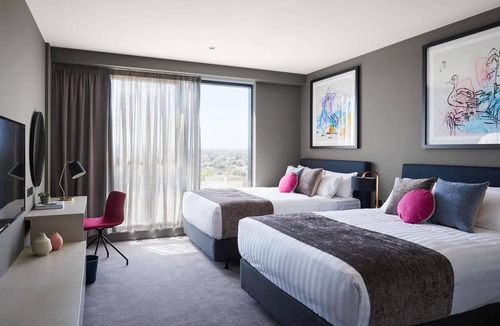 Box Hill Hotel | The Chen Melbourne - Art Series
