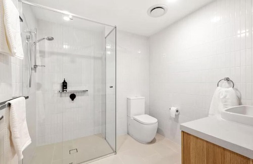 Maroochydore Apartment | THE COSMOPOLITAN COTTON TREE Unit 10207 Cotton Tree