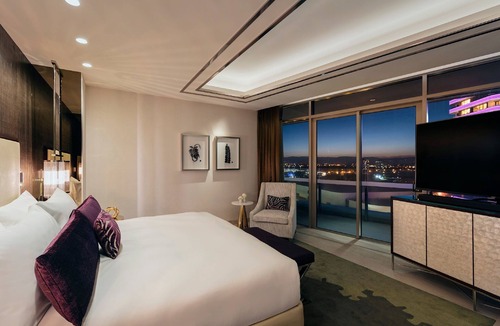 Broadbeach Hotel | The Darling at The Star Gold Coast