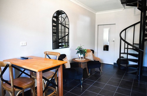 Mansfield Hotel | The Deck Quarters