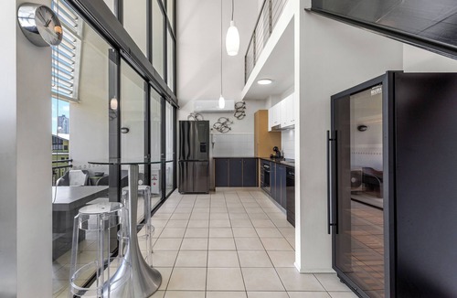 Kangaroo Point Apartment | The Docks on Goodwin