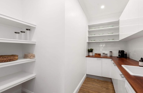 Murarrie House | The Duchess - Luxury Brisbane Holiday Home. Family & Pet friendly with Pool