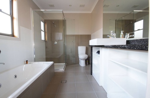 Sanctuary Point Bed & Breakfast | The Edgewater Bed & Breakfast