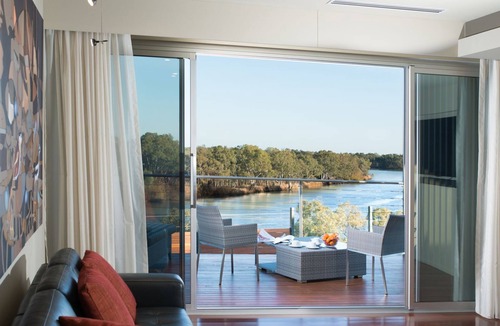 Paringa Villa | The Frames 'Collage' Luxury Retreat