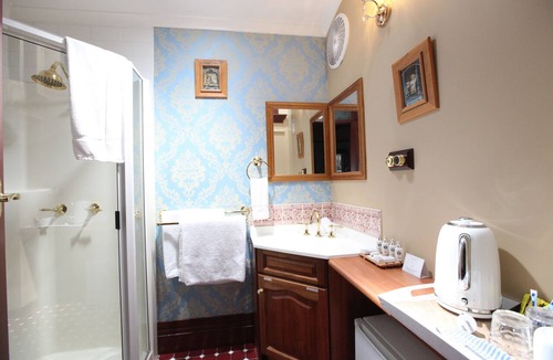 Devonport Bed & Breakfast | The Grand On Macfie