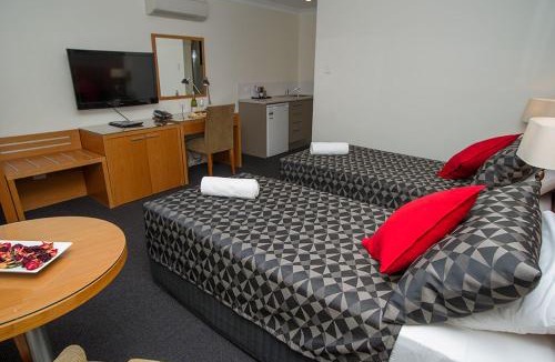Denman Hotel | The Grapevine Motel