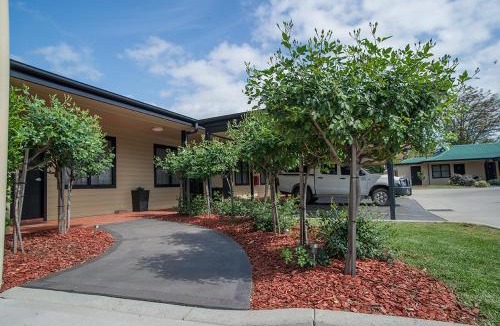 Denman Hotel | The Grapevine Motel