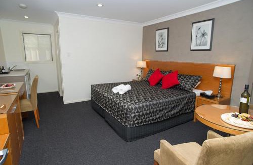 Denman Hotel | The Grapevine Motel