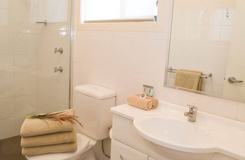 Denman Hotel | The Grapevine Motel