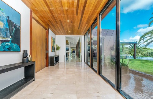 Eureka Villa | The Greenway (With Car Parking)
