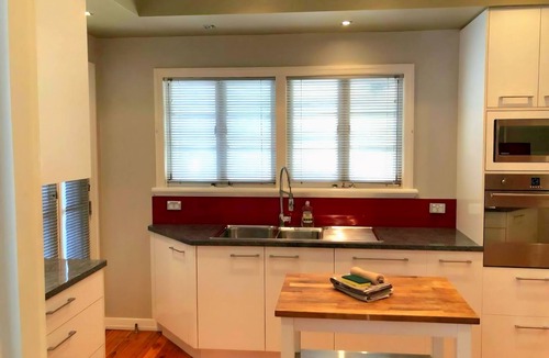 Wavell Heights House | The Heights! Comfortable, cosy Queenslander cottage with a retro vibe.
