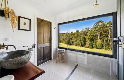 Coramba House | The Hitching Rail Hut - Relax, Unwind & Reconnect