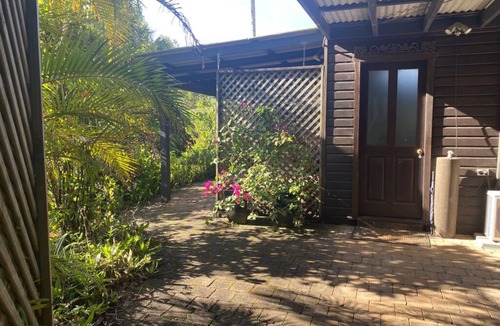 Coorabell Apartment | The Hut Byron Bay HInterland