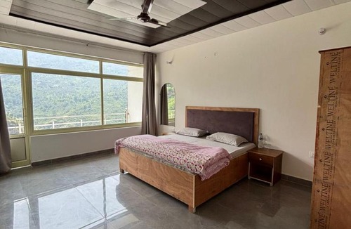Chamoli Hotel | The Jade Inn