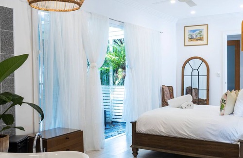 Murrays Beach House | The Lake Palace at Murray's Beach