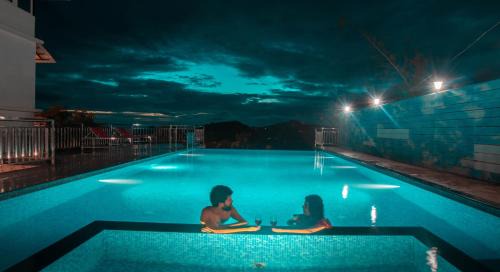 Devikolam Hotel | The Lake View Munnar