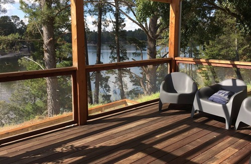 Beechworth House | The Lakehouse Beechworth- Absolute Lake Frontage