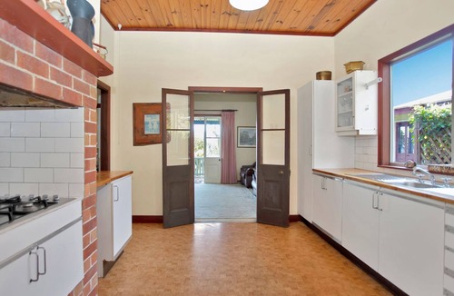 Tea Gardens House | The Lakes Cottage – Traditional Tea Gardens Cottage