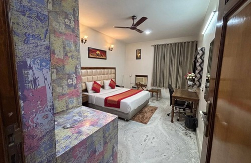 DLF City Hotel | The Lalit Vibes