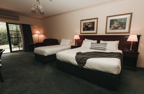 Wagga Wagga Hotel | The Lawson Riverside Suites