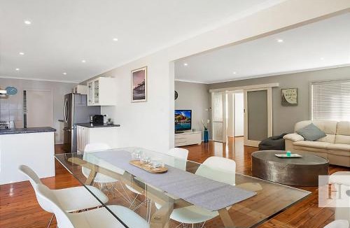 Gwandalan House | The Little Blue Lakehouse