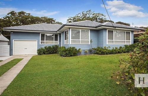 Gwandalan House | The Little Blue Lakehouse