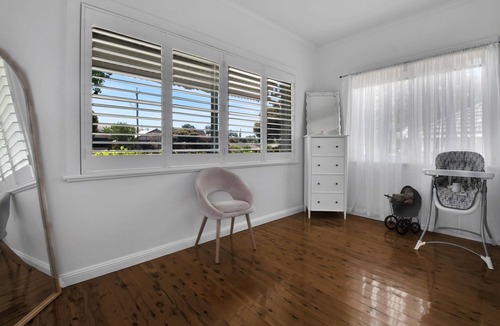 Turvey Park House | The Macleay - Poolside Entertainer, Pets Allowed