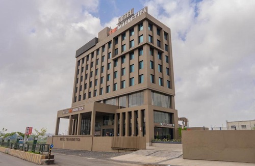 Udhna Hotel | The Magnetica