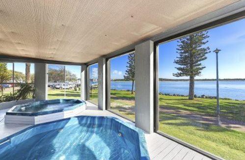 Port Macquarie Hotel | The Mid Pacific