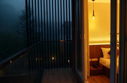Devikolam Hotel | The Miste Munnar By D2V