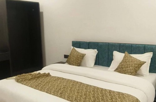 Faizabad House | THE OAK TREE NEAR RAM JANAM BHOOMI