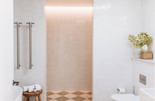 Jeremadra Hotel | The Oaks Ranch