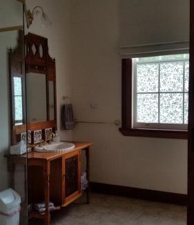 South Wolumla Bed & Breakfast | The Old School Bed and Breakfast
