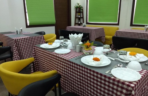 Bhagtpura Hotel | The Palm Resort-Luxuria