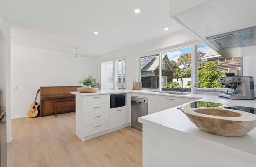 Arrawarra Headland House | The Palms Beach House- Sauna, Pet-friendly, Beach!