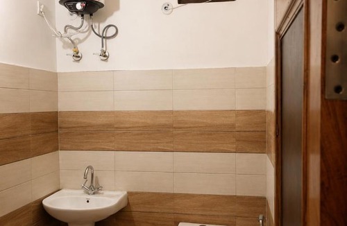 Naukuchiyatal Cabin | The Pause House