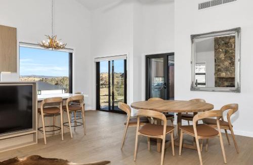 Jindabyne House | The Peak at Abbott. Spa, EV Charger & Luxury - 14 Abbott Street