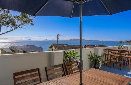 Soldiers Point Apartment | The Point 10, 5-7 Mitchell St - stunning water views