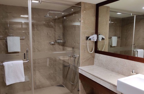 Kozhikode Hotel | The Raviz Calicut