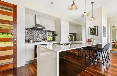 Booroobin Ski Chalet | The Ridge at Maleny