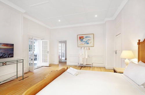 Robertson House | The Robertson Hotel